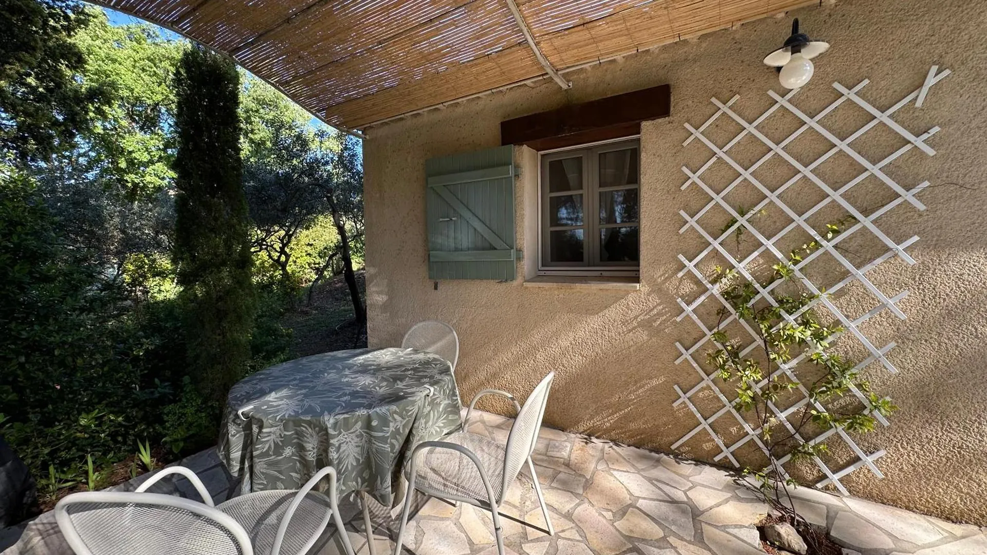 Appel Du Luberon Holiday home Merindol France
